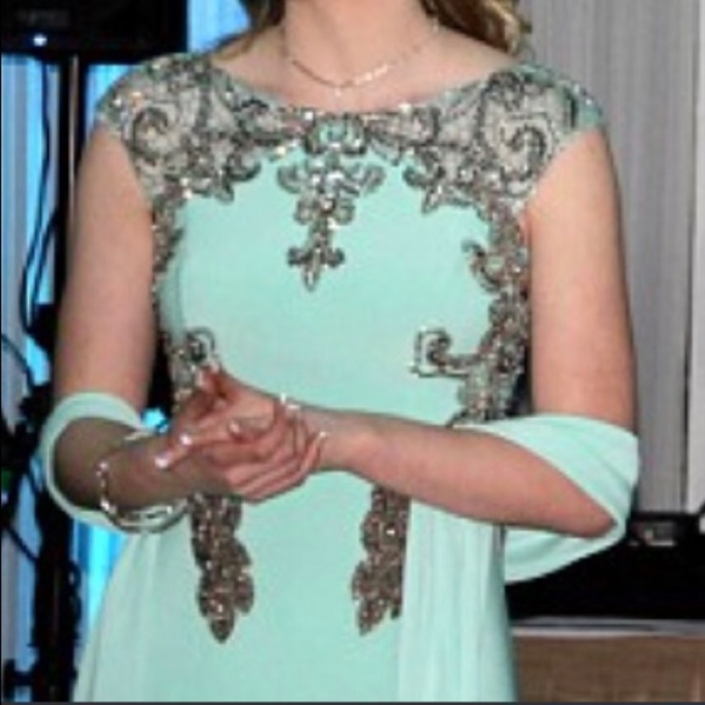 Gorgeous prom/formal dress!Worn once and cleaned